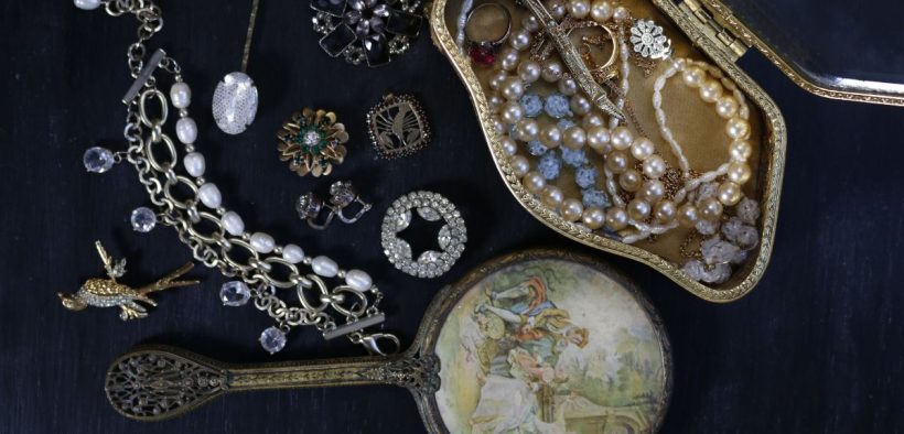 Vintage Jewellery: Unveiling the Amazing Timeless Elegance - Avvni The Store